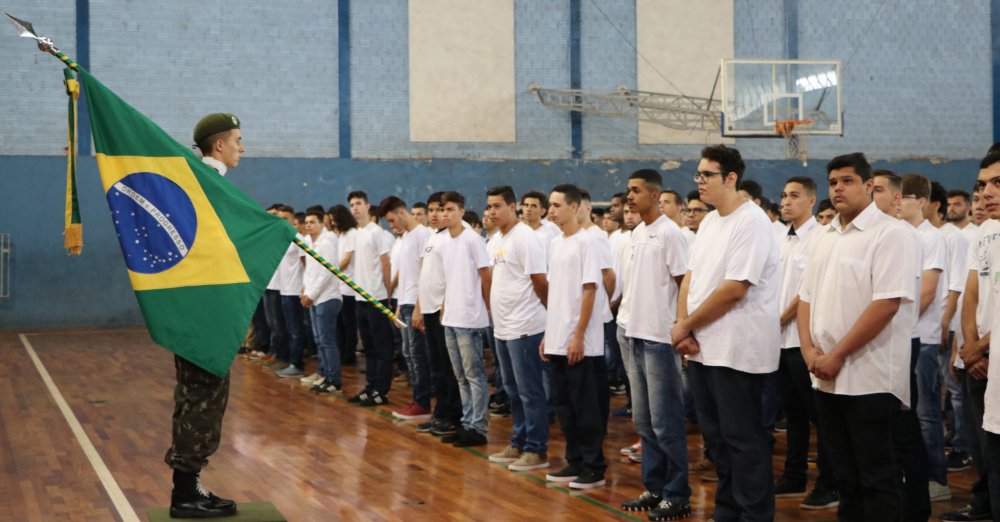 Cerimônia de Juramento à Bandeira do Serviço Militar é realizado em Sarandi